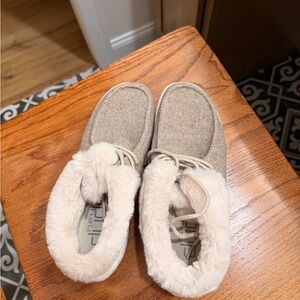 Hey Dude Women's Tan and Cream Shoes